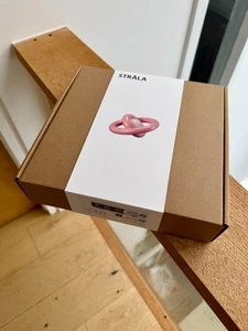 Ikea x Gustaf Westman rosa Strala Leuchte, neu im Karton, ausverkauft - Bild 1 von 24