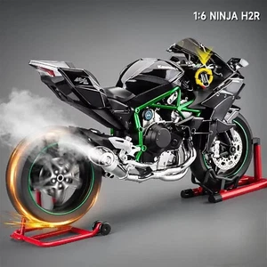 Spray^Kawasaki *With all extra features* 1:6 Alloy Racing Model Motorbike - Picture 1 of 9