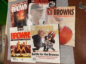 5- Cleveland Browns Football Yearbooks & Sports Illustrated 1990,91,92 & 99 VG - Bild 1 von 4