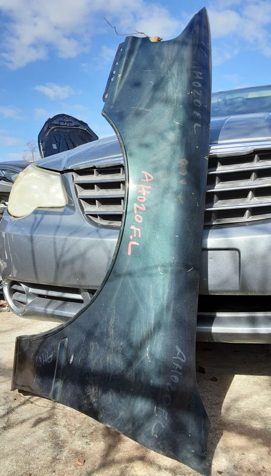 1992–1996 TOYOTA CAMRY FRONT LEFT DRIVER SIDE FENDER OEM, 110-58371L - Image 1 of 3