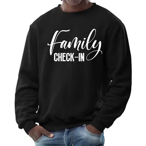 Herren Grafik Sweatshirt - Familie Check-in Illustration - Bild 1 von 70