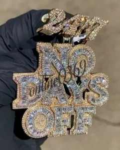 ciondolo uomo personalizzato "NO DAYS OFF" nome 3,5 ct baguette cubic zirconia argento - Foto 1 di 9