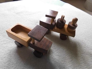 2 Holzautos DDR Holzspielzeug 2 Autos Holz  - Bild 1 von 9