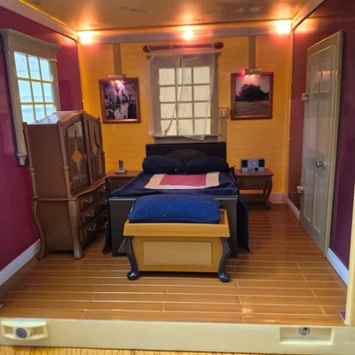 ¡BONITO! Dormitorio principal Jazwares Laura Ashley habitación por habitación luz y sonido Foto 1 de 4