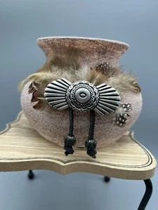 Jarrón de vidrio con plumas Trader Creek Designs Southwest - Imagen 1 de 8