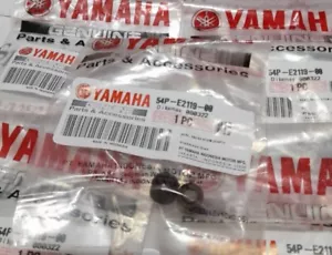 Genuine Yamaha 4x Valve Stem Seals Fits Nmax, Xmax 125-300cc & Tricity 300 🇬🇧 - Picture 1 of 3