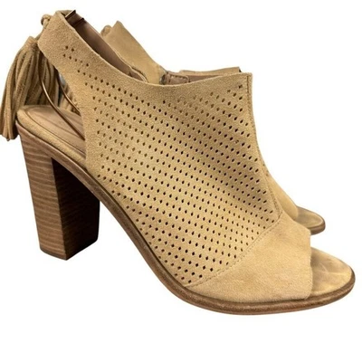 Sandálias sapatos femininos Gianni Bini couro camurça salto robusto franja perfurada 10 - Imagem 1 de 4