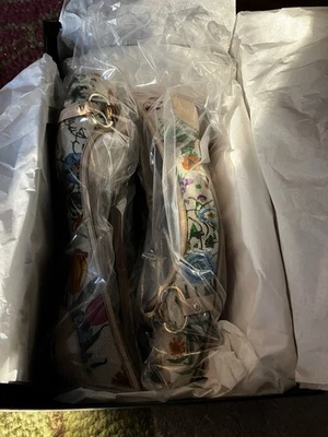 Pisos planos de lona con estampado floral Gucci 7,5 B Foto 1 de 4