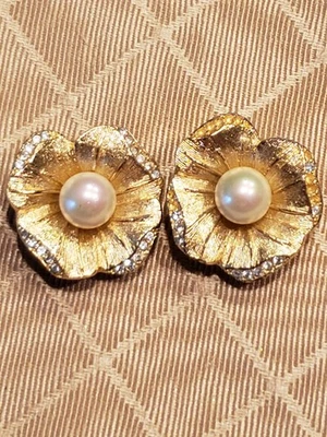 Pendientes Christian Dior Vintage Años 80 Tono Dorado Flor Perla Centro Cristal Usados en Excelente Condición Foto 1 de 4
