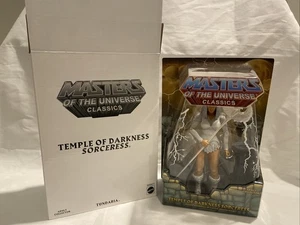 MASTERS OF THE UNIVERSE CLÁSICOS TEMPLO DE LA OSCURIDAD HECHICERA MATTEL HE-MAN SIN USAR, EN CAJA - Imagen 1 de 7