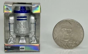 Mini Figura Star Wars R2-D2 The Last Jedi Disney Store Mini Marca Platino 100 - Imagen 1 de 5