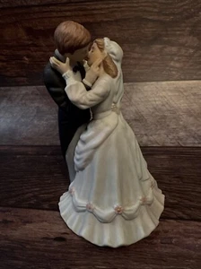 Curator Collection’s "THE WEDDING" by Rob Sauber Figurine 1987 Artaffects - Picture 1 of 7