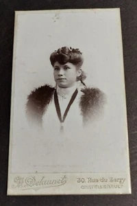 Antique Photograph Female Portrait A. Delaunet Chatellerault C.D.V. - Picture 1 of 2