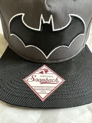 DC COMICS BATMAN LOGO GRIS NEGRO AJUSTABLE BILLETE PLANO SNAPBACK GORRA RETRO NUEVO CON ETIQUETAS Foto 1 de 4