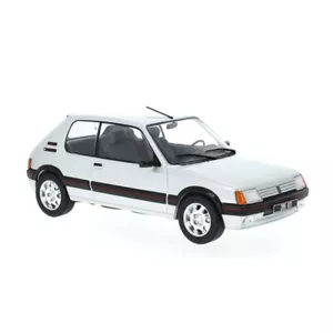 Whitebox WB124063 Peugeot 205 GTI silber Maßstab 1:24 Modellauto - Picture 1 of 1