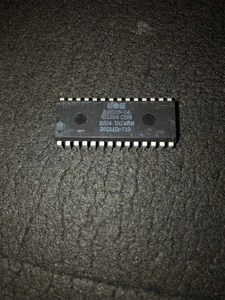 1 Stück Commodore MOS 318005-04, +4 Kernal [26011C-699, 26011D-719], DIL-28 - Bild 1 von 2