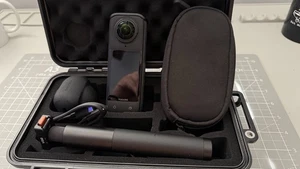 Insta360 X4 ONE X4 8K 360 Action Camera - Mint condition with extras - Picture 1 of 5
