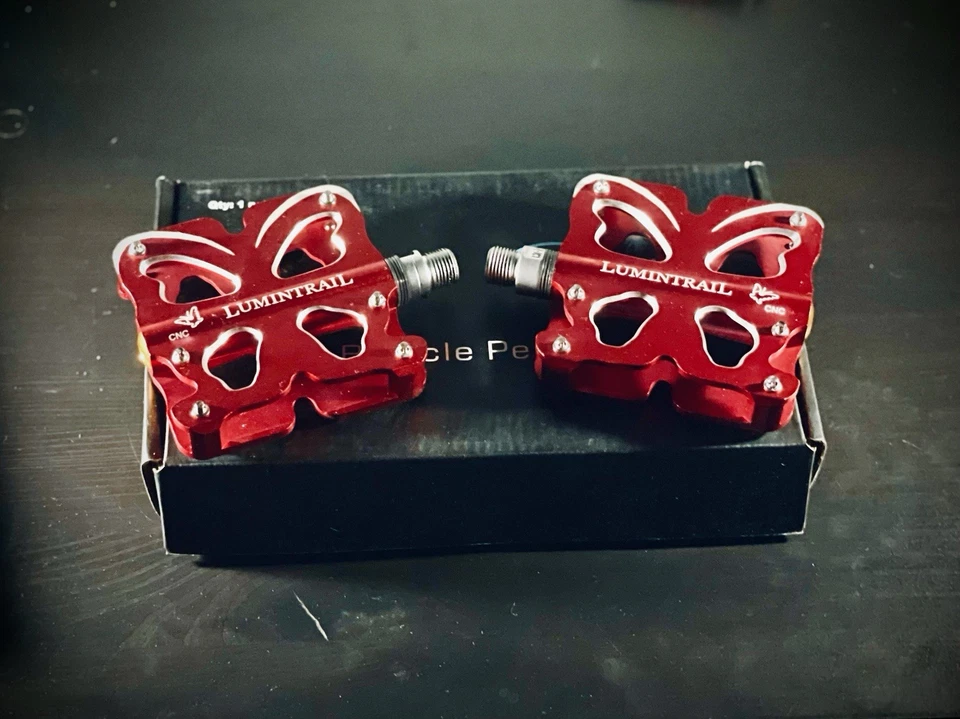 4 pares de pedales de plataforma de aluminio CNC rojos Lumintrail MTB BMX bicicleta plana Foto 1 de 4
