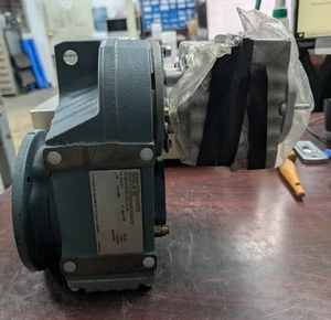 🤪 SEW EURODRIVE .25 HP GEARMOTOR 230/460V 1.04/.52A FAF37R17EDRN63M4/CICIID2/TF - Picture 1 of 7