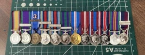 12 MINIATURE MEDALS COURT MOUNTED READY FOR WEAR - Foto 1 di 2