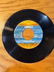 TOM CLAY {Political Folk 45} WHAT THE WORLD NEEDS NOW IS LOVE / THE VICTORS - Foto 1 di 2