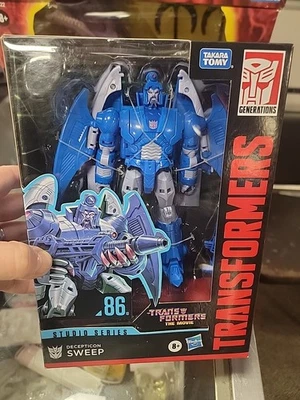 New Transformers Sweep  86-10 Studio Series Voyager Class - Image 1 of 4