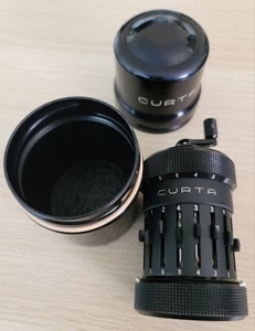 Curta Taschenrechner Typ I Seriennummer 28634 von 1955 mit Curta Metallgehäuse - Bild 1 von 10