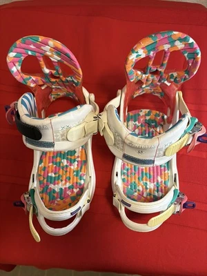 K2-Nakita-collab-mujer-fijaciones de snowboard usadas-talla M-gran oferta-ver fotos-leer  Foto 1 de 4