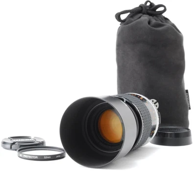 [MINT] Nikon Ai-S Micro-Nikkor 105mm f/2.8 AIS MF Macro Close Up Lens from JAPAN - Image 1 of 4