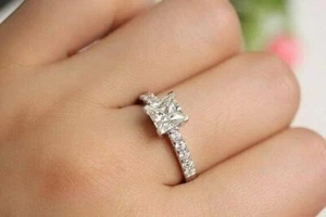 1.1ct Princess Cut VVS1 Simulated Diamond Accent Ring 14k White Gold Plated - Picture 1 of 4