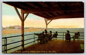 Old Orchard Beach Maine~6 or 7 Folk on Covered Pier Deck Watch Waders~ - Imagen 1 de 2
