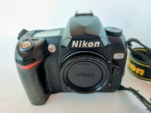 Nikon D70 body fotocamera digitale reflex. D-70 Macchina fotografica usata. - Foto 1 di 8