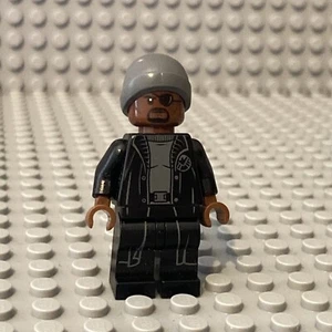 LEGO Nick Fury Minifigure 76196 Marvel Avengers Gray Beanie - Bild 1 von 2