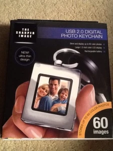 NEW THE SHARPER IMAGE BLACK ULTRA THIN USB 2.0 LCD DIGITAL PHOTO KEYCHAIN (HN) - Picture 1 of 5