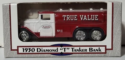 Camión cisterna fundido a presión 1:34 ERTL 1930 DIAMOND "T" "TRUE VALUE" - BANCO Foto 1 de 4