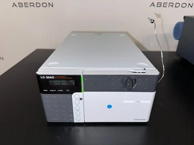 Bomba cromática líquida Shimadzu LC-20AD Prominence #17009 Foto 1 de 4