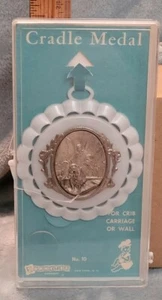 VINTAGE GUARDIAN ANGEL CRADLE MEDAL FOR CHILD'S CRIB BED WALL STROLLER - Imagen 1 de 5