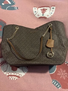 Bolso de Hombro Michael Kors Jet Set Viaje Cadena Grande Marrón MK Signature - Imagen 1 de 8
