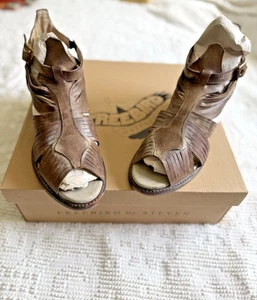 Freebird by Steven Arrow Brown Leather Sandals Women’s Size 10 Block Heel - Picture 1 of 14