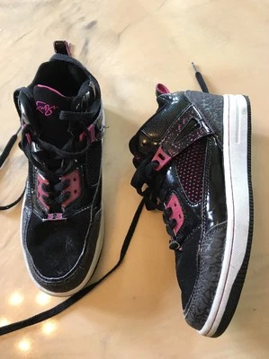 Zapatillas Fubu Negro Rosa Talla 7.5  Foto 1 de 4