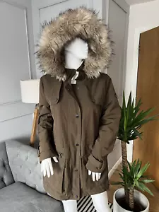 Chaqueta Parka Abrigo DKNY Mujer Talla S Con Capucha Borde de Piel Sintética - Caqui - Imagen 1 de 18