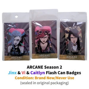 ARCANE League of Legends Jinx & Vi & Caitlyn Flash Can Insignia Set Regalo Oficial - Imagen 1 de 23