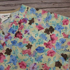 Apple Life Small Floral Scrub Top - Picture 1 of 5