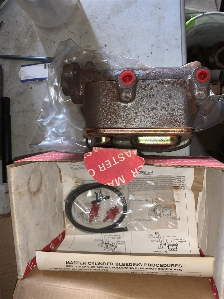 NORS Bendix cilindro maestro 1496 Buick Chevrolet Oldsmobile Pontiac 1972-71’ Foto 1 de 4