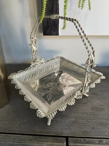 Antique Rare Middletown Footed Quadruple plated Silver Silverplated Basket Tray - Picture 1 of 12