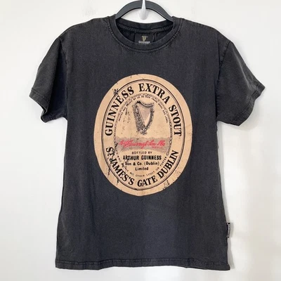 Camiseta Masculina Preta Pequena Guiness Distressed Extra Stout Etiqueta Gaélica Nova com etiquetas - Imagem 1 de 4