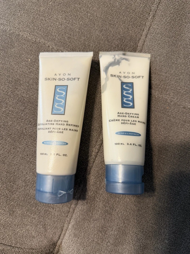 Refinador de manos y crema de manos exfoliante Avon Skin So Soft Age Defying Foto 1 de 4
