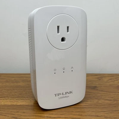 TP-Link TL-PA8030P AV1200 Gigabit Passthrough Powerline Adapter Single Unit - Image 1 of 4