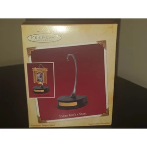 2005 Hallmark Every Kids A Star Metal Ornament Display Stand - Picture 1 of 4