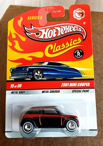 Hot Wheels 2009 2001 MINI COOPER Classics Serie 5 Rosso Scuro Nero 15/30 WL CDDRR - Foto 1 di 17